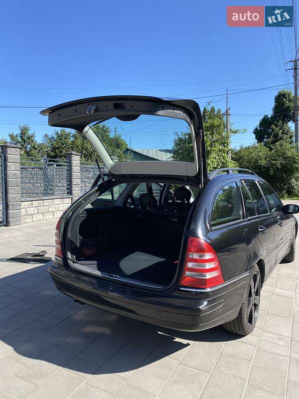 Универсал Mercedes-Benz C-Class 2002 в Ровно