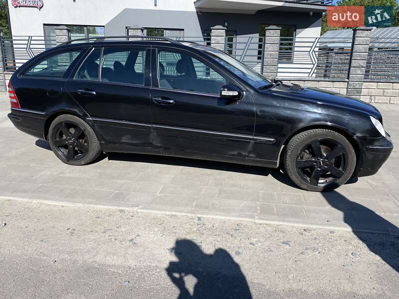 Универсал Mercedes-Benz C-Class 2002 в Ровно