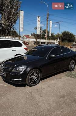 Купе Mercedes-Benz C-Class 2011 в 