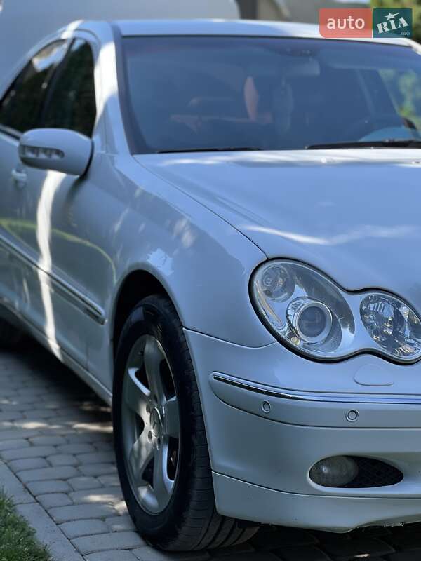 Седан Mercedes-Benz C-Class 2001 в 
