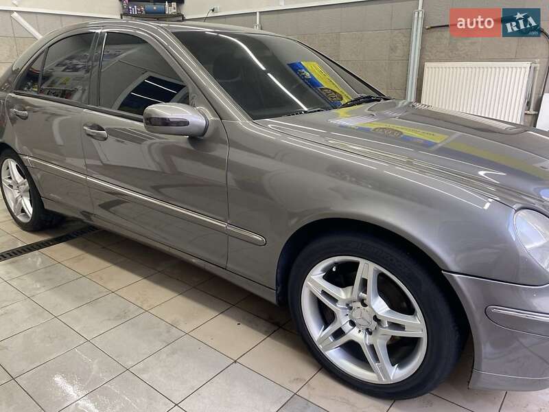 Седан Mercedes-Benz C-Class 2000 в Харькове