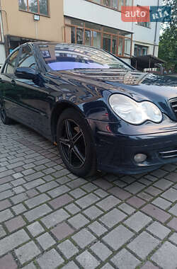 Седан Mercedes-Benz C-Class 2005 в Рівному