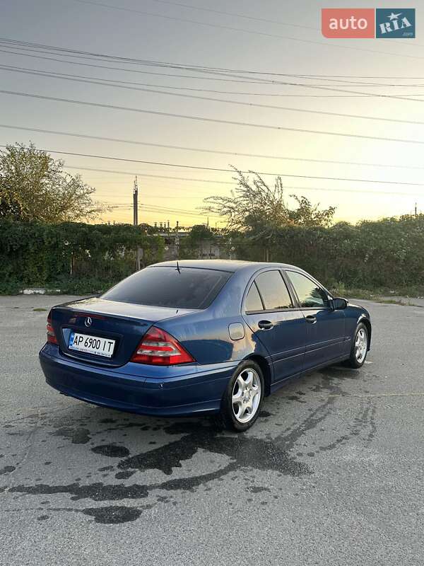 Седан Mercedes-Benz C-Class 2004 в Запоріжжі