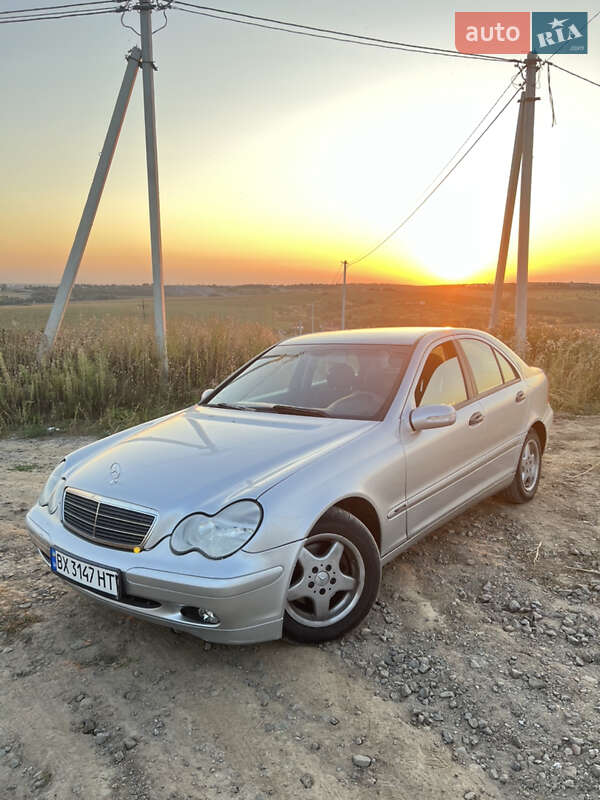 Седан Mercedes-Benz C-Class 2003 в 