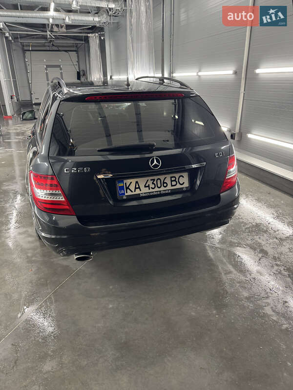 Универсал Mercedes-Benz C-Class 2012 в Киеве