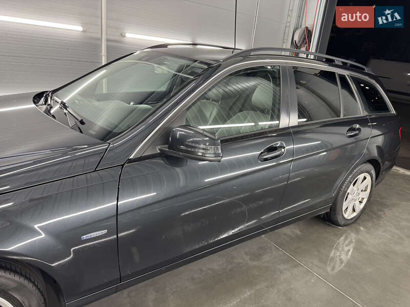 Универсал Mercedes-Benz C-Class 2012 в Киеве