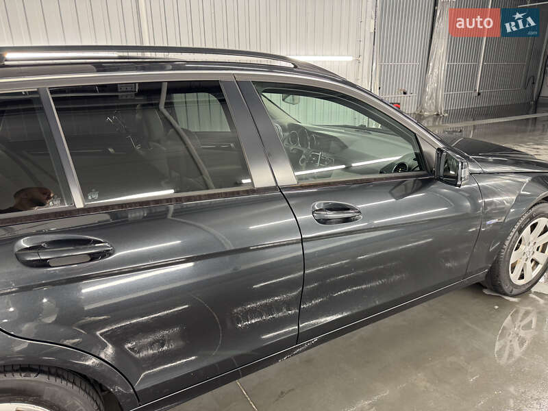Универсал Mercedes-Benz C-Class 2012 в Киеве