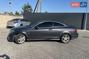 Купе Mercedes-Benz C-Class 2011 в 