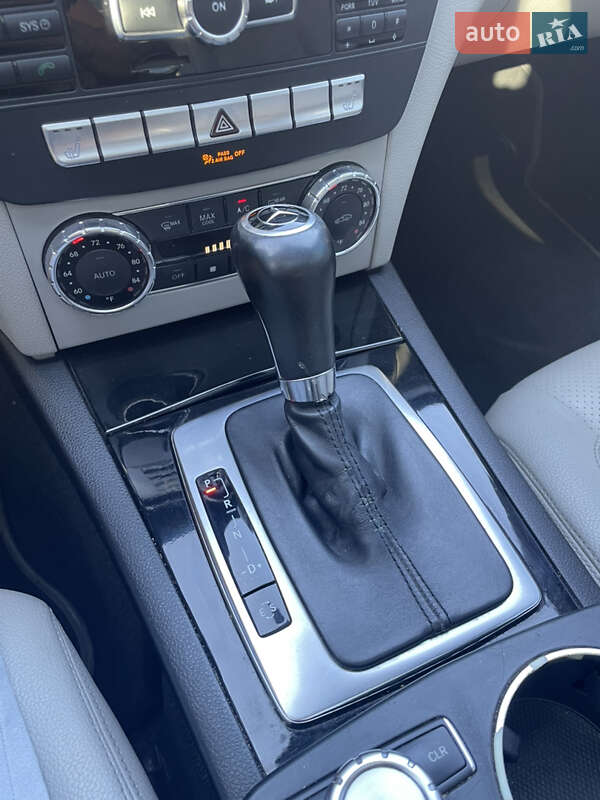 Купе Mercedes-Benz C-Class 2011 в Киеве фото 27 Купе Mercedes-Benz C-Class 2011 в Киеве