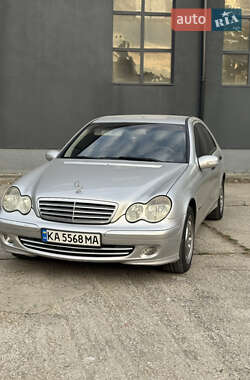Седан Mercedes-Benz C-Class 2004 в 