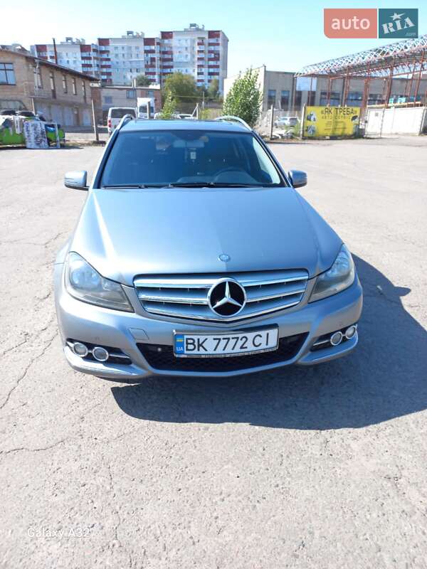 Универсал Mercedes-Benz C-Class 2012 в Ровно фото 2 Универсал Mercedes-Benz C-Class 2012 в Ровно