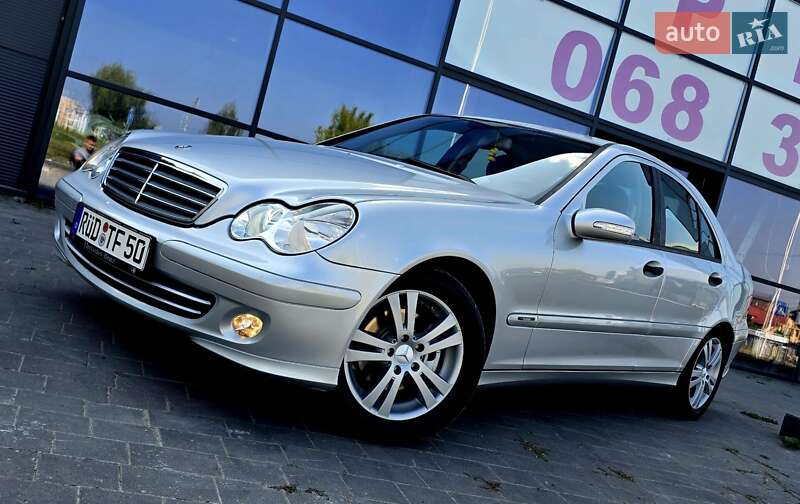 Седан Mercedes-Benz C-Class 2005 в Ивано-Франковске