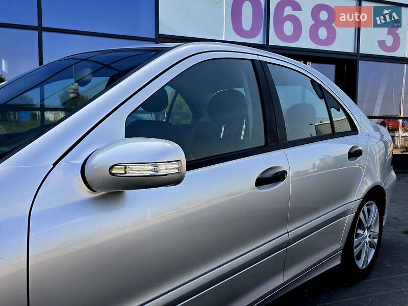 Седан Mercedes-Benz C-Class 2005 в Ивано-Франковске