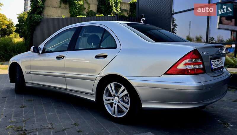 Седан Mercedes-Benz C-Class 2005 в Ивано-Франковске