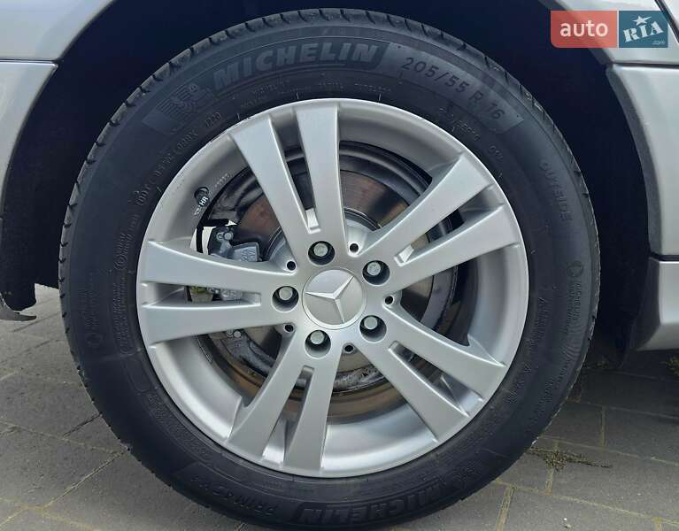 Седан Mercedes-Benz C-Class 2005 в Ивано-Франковске