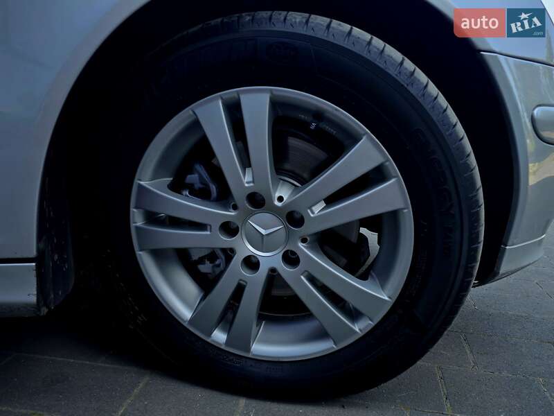 Седан Mercedes-Benz C-Class 2005 в Ивано-Франковске