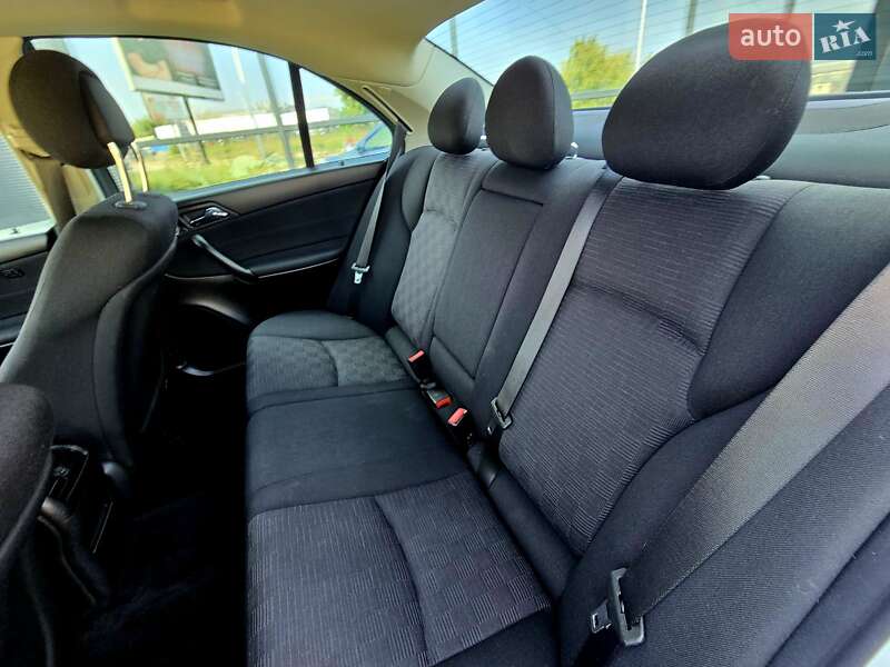 Седан Mercedes-Benz C-Class 2005 в Ивано-Франковске