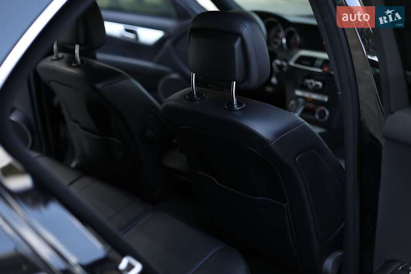 Седан Mercedes-Benz C-Class 2012 в Винниках