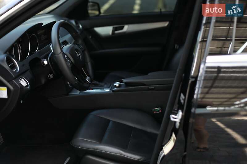 Седан Mercedes-Benz C-Class 2012 в Винниках