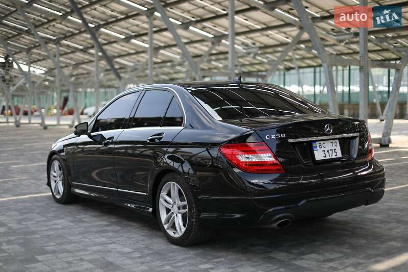 Седан Mercedes-Benz C-Class 2012 в Винниках