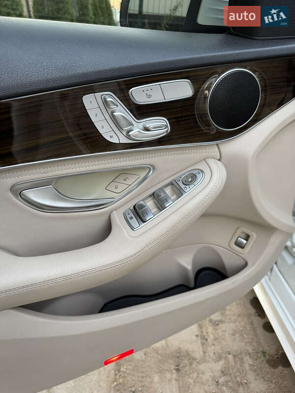 Седан Mercedes-Benz C-Class 2015 в Черновцах