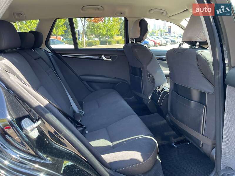 Универсал Mercedes-Benz C-Class 2013 в Киеве фото 10 Универсал Mercedes-Benz C-Class 2013 в Киеве