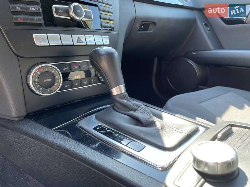 Универсал Mercedes-Benz C-Class 2013 в Киеве фото 19 Универсал Mercedes-Benz C-Class 2013 в Киеве