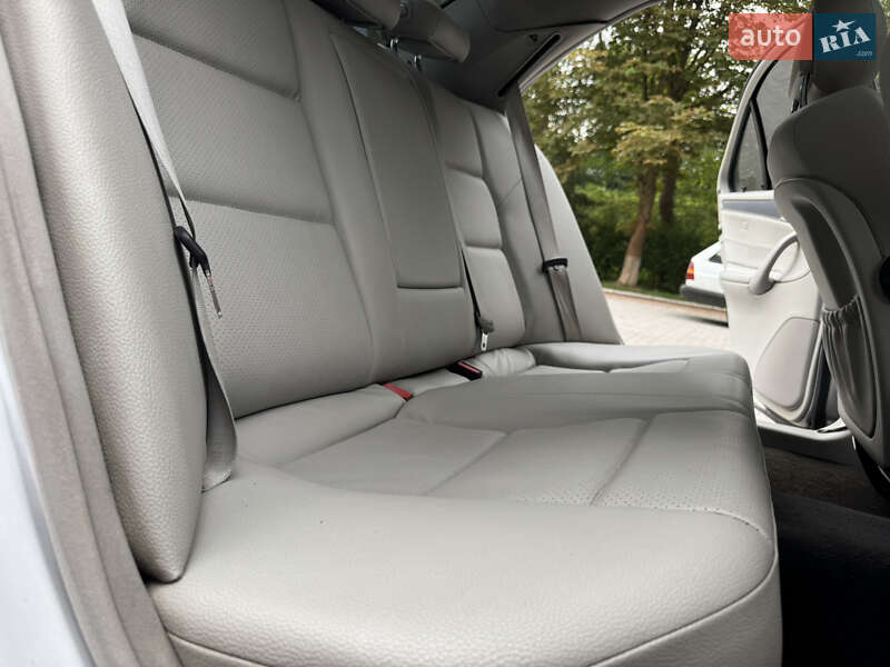 Седан Mercedes-Benz C-Class 2005 в Дрогобичі