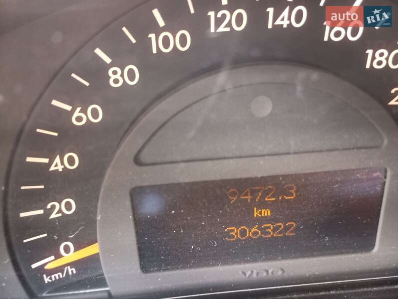 Седан Mercedes-Benz C-Class 2002 в Літині