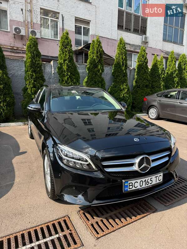 Седан Mercedes-Benz C-Class 2018 в Києві фото 10 Седан Mercedes-Benz C-Class 2018 в Києві