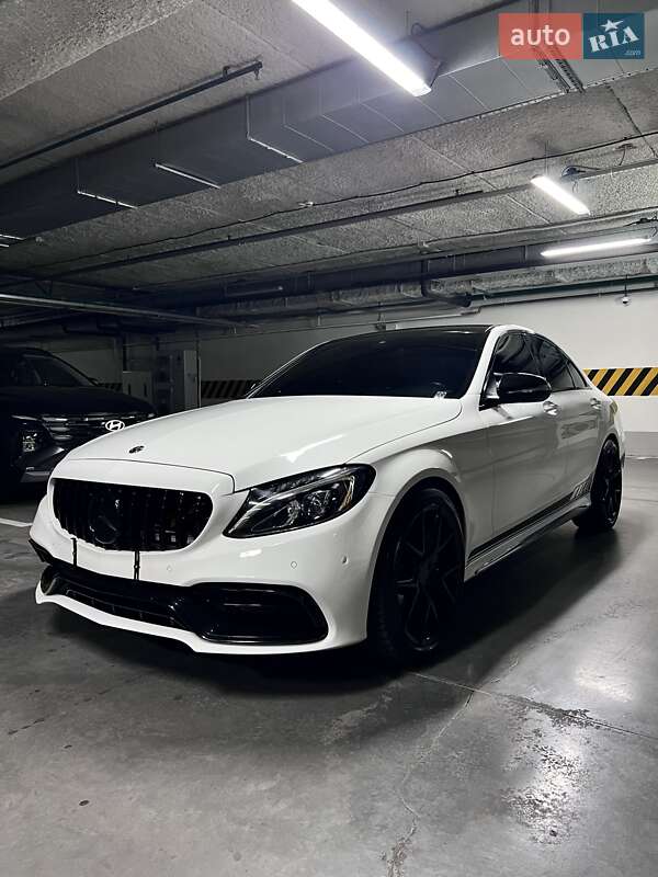 Седан Mercedes-Benz C-Class 2015 в Киеве