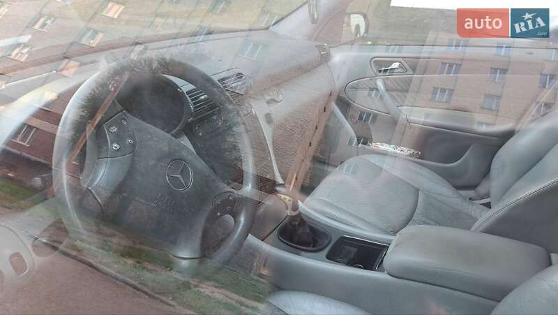 Седан Mercedes-Benz C-Class 2000 в Івано-Франківську