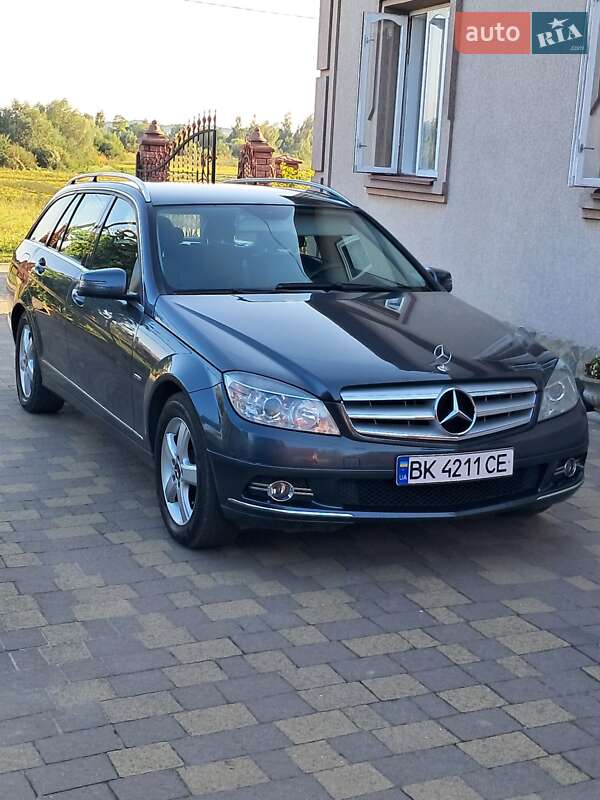 Универсал Mercedes-Benz C-Class 2011 в Дубно