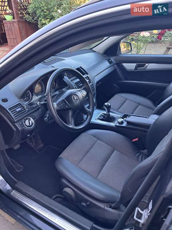 Универсал Mercedes-Benz C-Class 2011 в Дубно