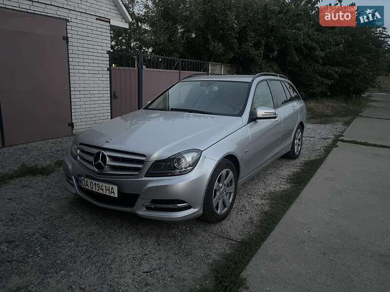 Універсал Mercedes-Benz C-Class 2011 в Чорнобаї