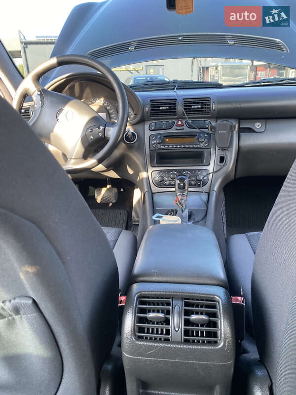 Універсал Mercedes-Benz C-Class 2002 в Вінниці