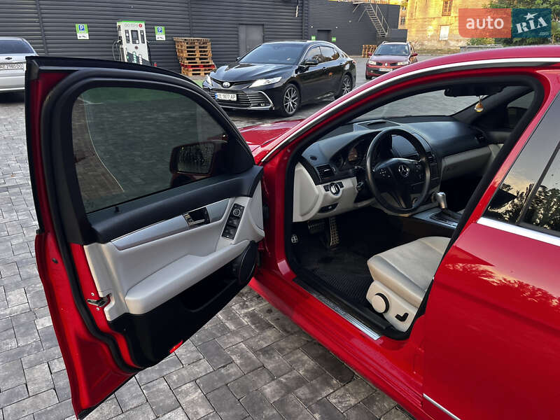 Седан Mercedes-Benz C-Class 2010 в Кривому Розі фото 12 Седан Mercedes-Benz C-Class 2010 в Кривому Розі