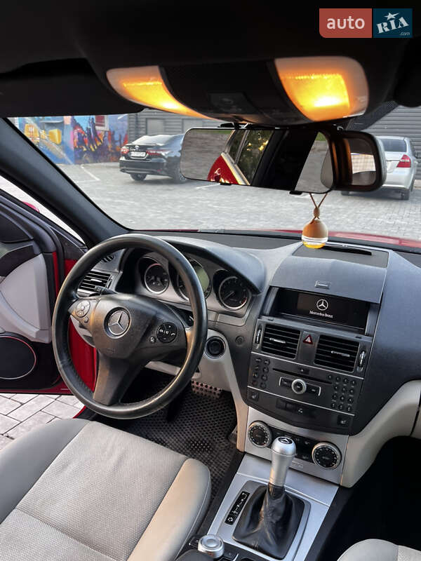 Седан Mercedes-Benz C-Class 2010 в Кривому Розі фото 18 Седан Mercedes-Benz C-Class 2010 в Кривому Розі