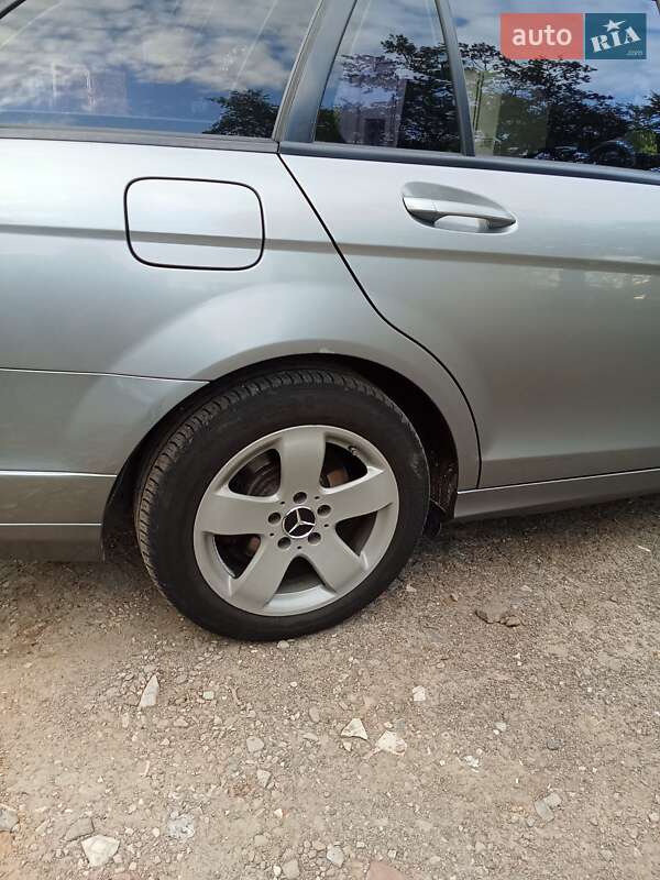Универсал Mercedes-Benz C-Class 2010 в Львове