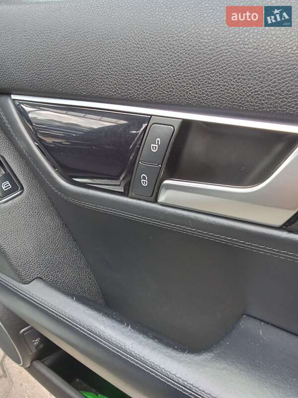 Универсал Mercedes-Benz C-Class 2010 в Львове