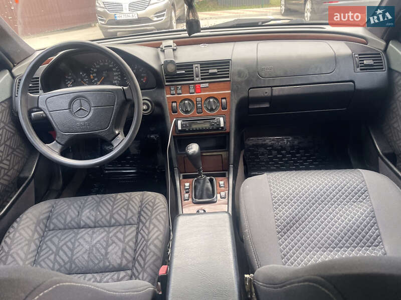Седан Mercedes-Benz C-Class 1995 в Бердичеве