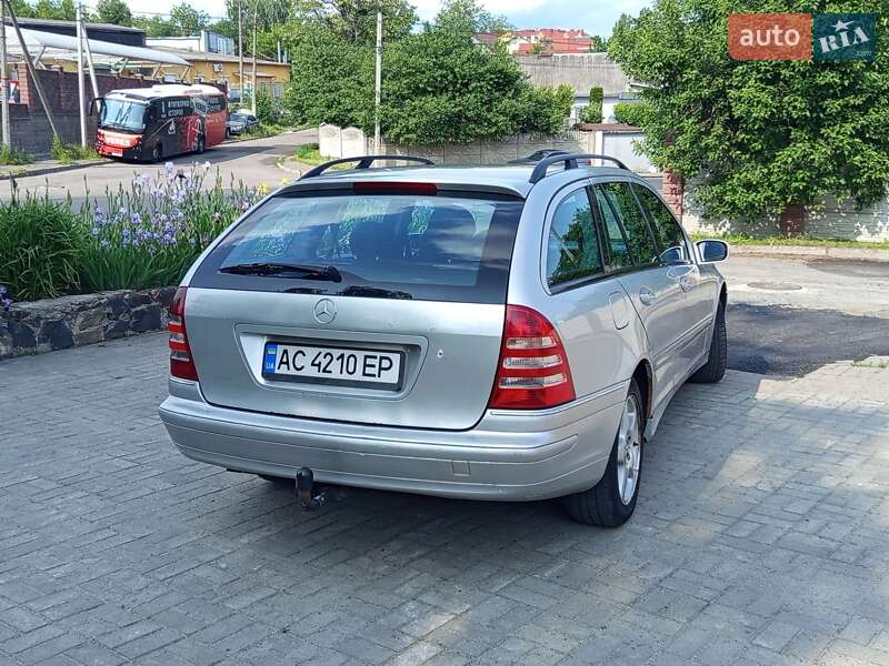 Універсал Mercedes-Benz C-Class 2002 в Рівному