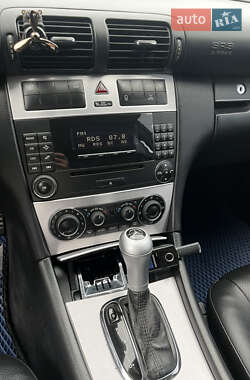 Седан Mercedes-Benz C-Class 2006 в 