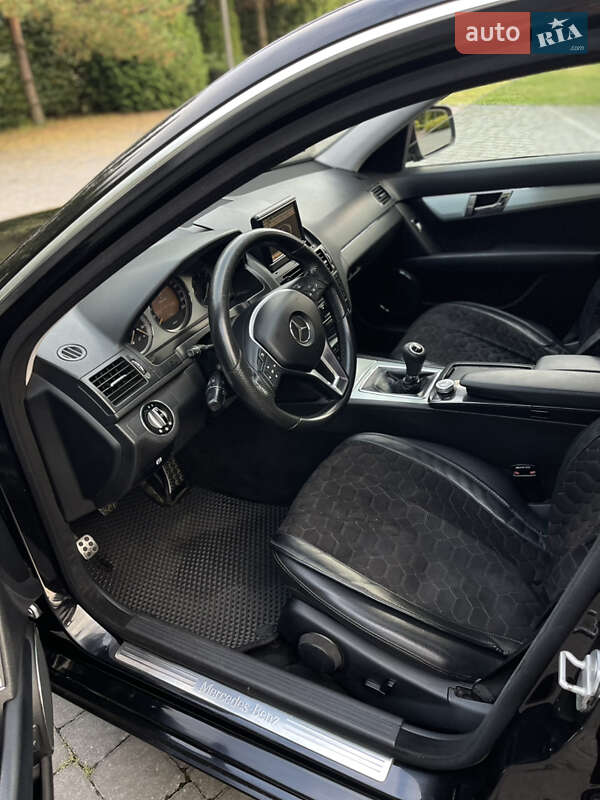 Седан Mercedes-Benz C-Class 2007 в Івано-Франківську