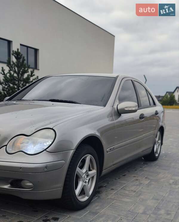 Седан Mercedes-Benz C-Class 2003 в Луцке фото 3 Седан Mercedes-Benz C-Class 2003 в Луцке
