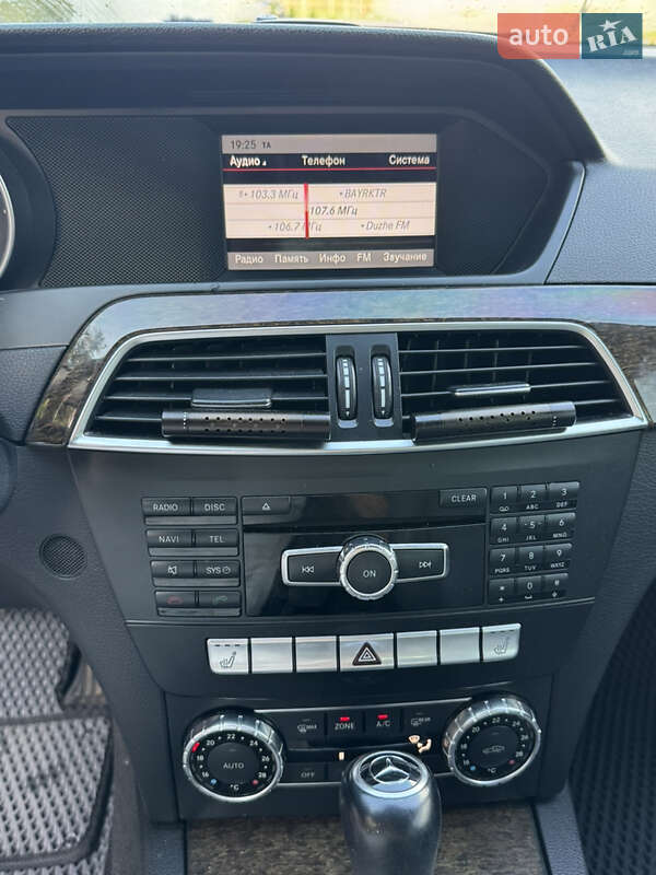 Седан Mercedes-Benz C-Class 2011 в Львове