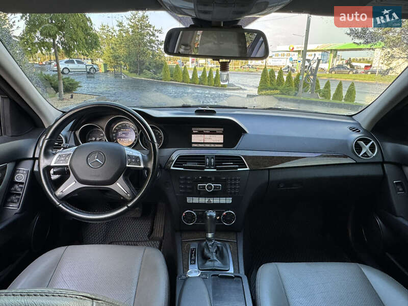 Седан Mercedes-Benz C-Class 2011 в Львове