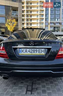 Купе Mercedes-Benz C-Class 2011 в 