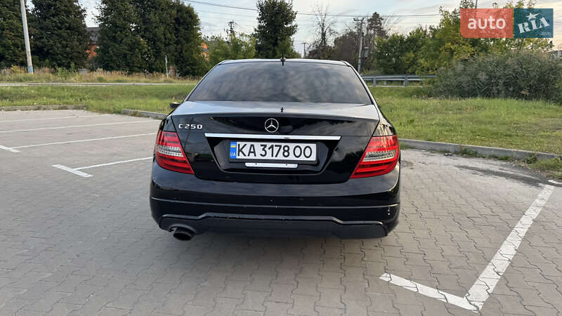 Седан Mercedes-Benz C-Class 2012 в Киеве