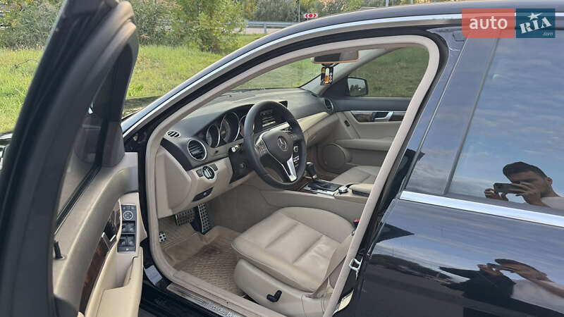 Седан Mercedes-Benz C-Class 2012 в Киеве